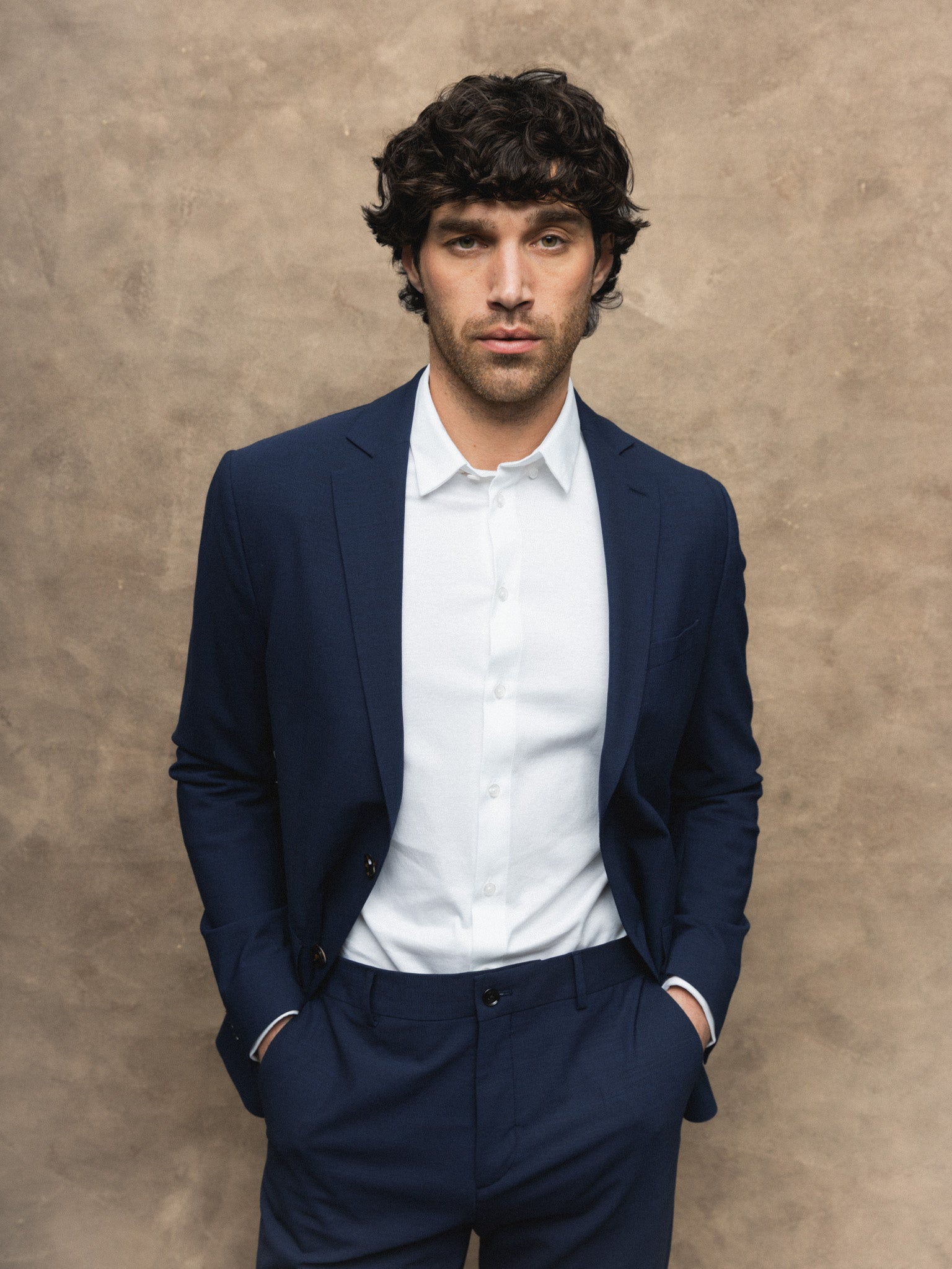 Modelshot / Navy / Detail